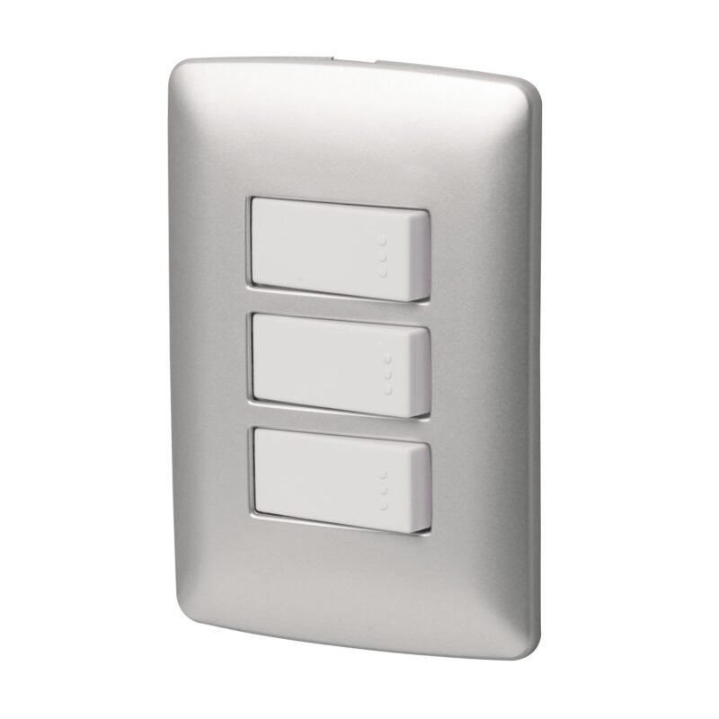 Código: 46482 Placa armada 3 interruptores sencillos,plata, línea Italiana PA-APTR-IP